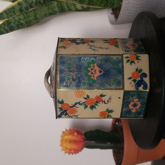 Source Unknown Other - Vintage 60's Bisquit Tin
